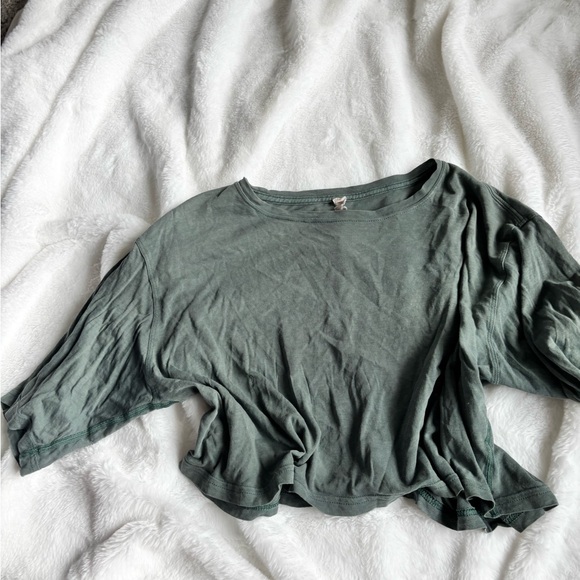 Lululemon cropped tee - Picture 3 of 4